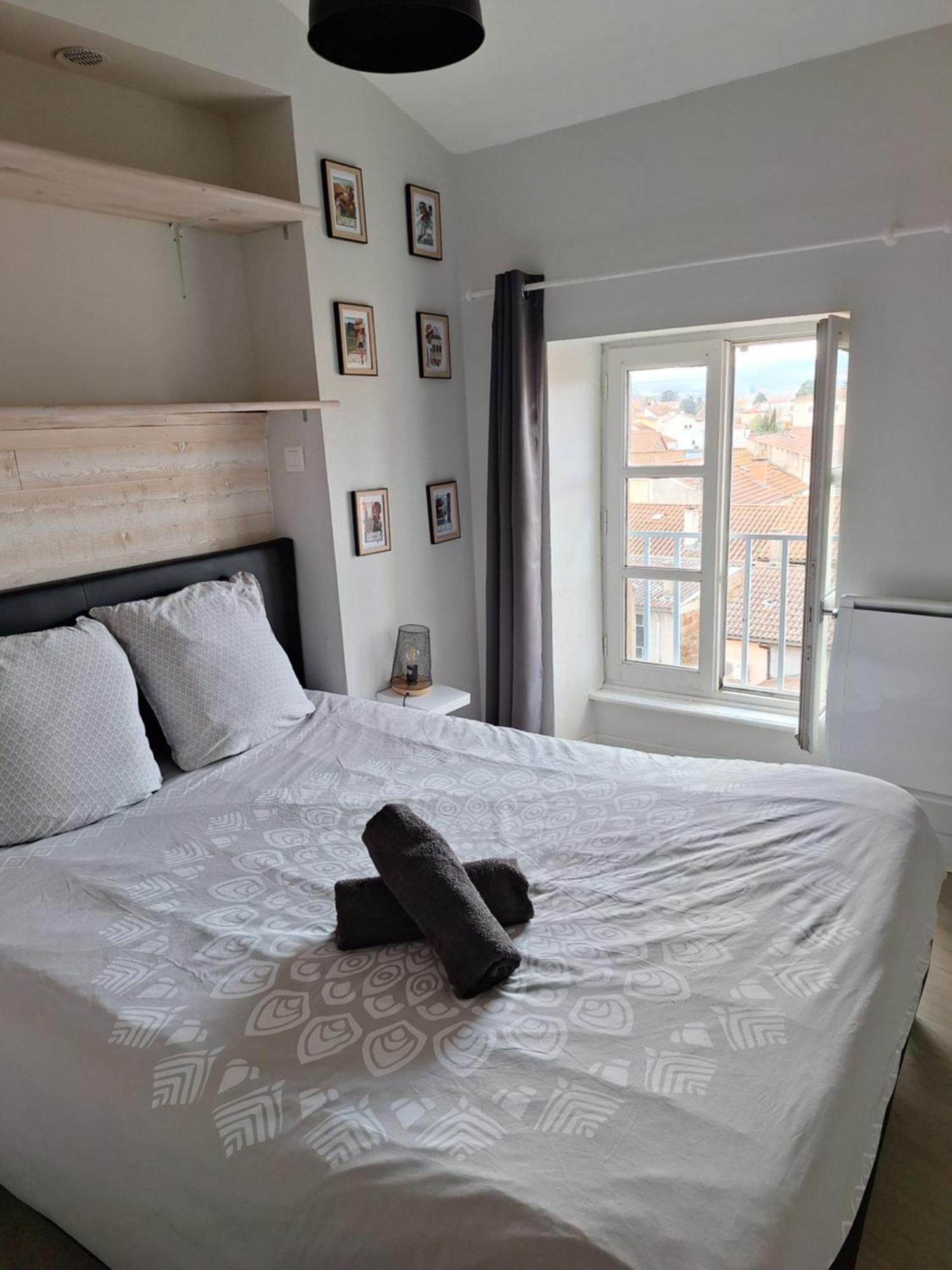 Appartement F2 Centre-Ville Issoire Avec Jolie Vue Exteriér fotografie