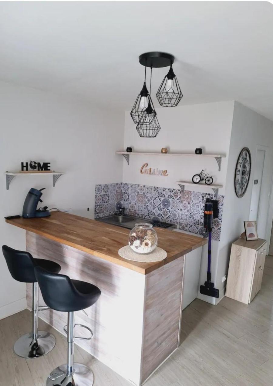 Appartement F2 Centre-Ville Issoire Avec Jolie Vue Exteriér fotografie