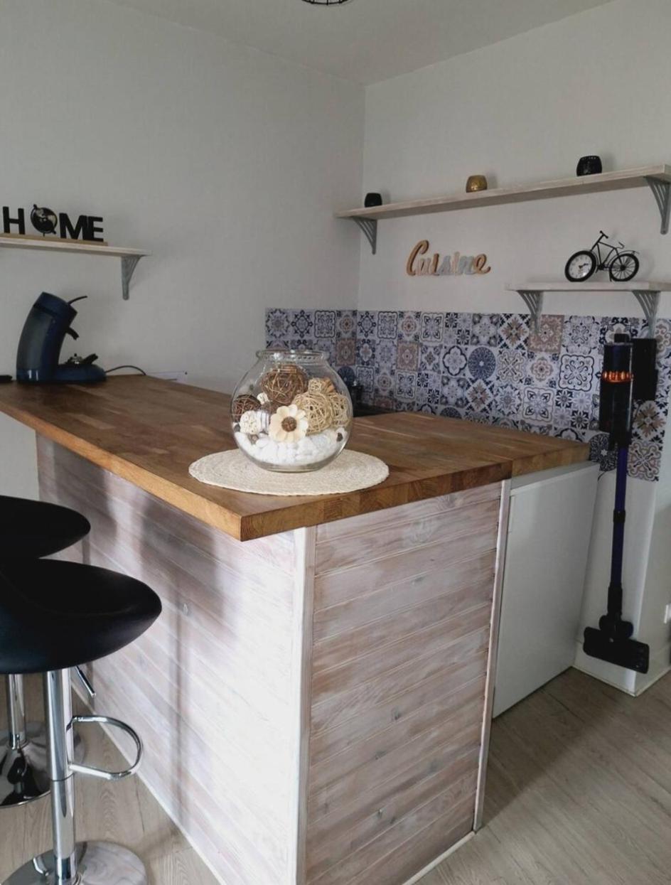 Appartement F2 Centre-Ville Issoire Avec Jolie Vue Exteriér fotografie